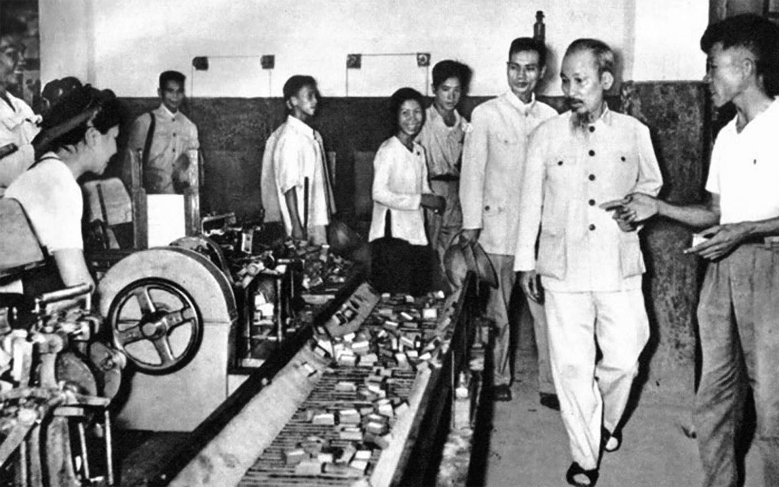 Học Bác mỗi ngày: Công đoàn đại diện, chăm lo, bảo vệ quyền, lợi ích hợp pháp, chính đáng của Đoàn viên, người lao động